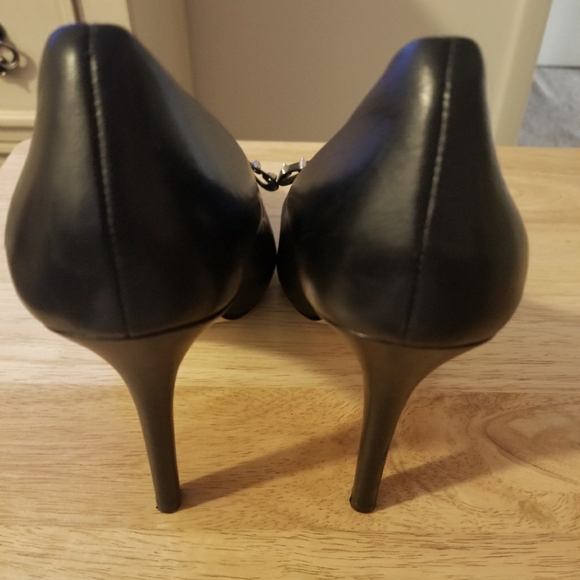Used MICHEAL Micheal Kors Pointy Toe High Heel Pump Sz 9 Black - Picture 4 of 7